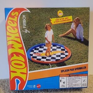 NEW Hotwheels Splash Pad Sprinkler - Blue and Black